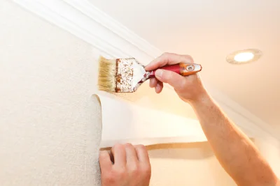 Pose de papier peint à Lisores — revêtements muraux et toiles de verre